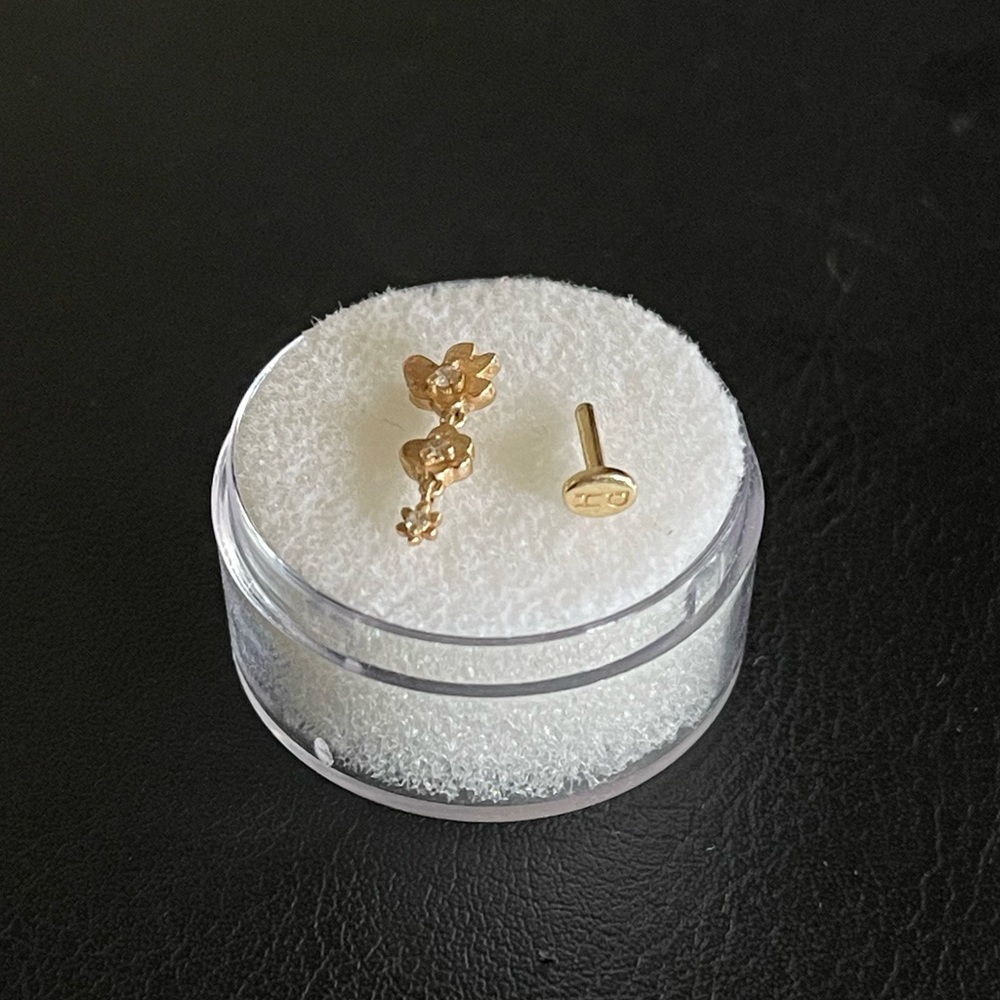 Pupil Hall Oopsie Daisy Threaded 14KGold Stud with Diamonds